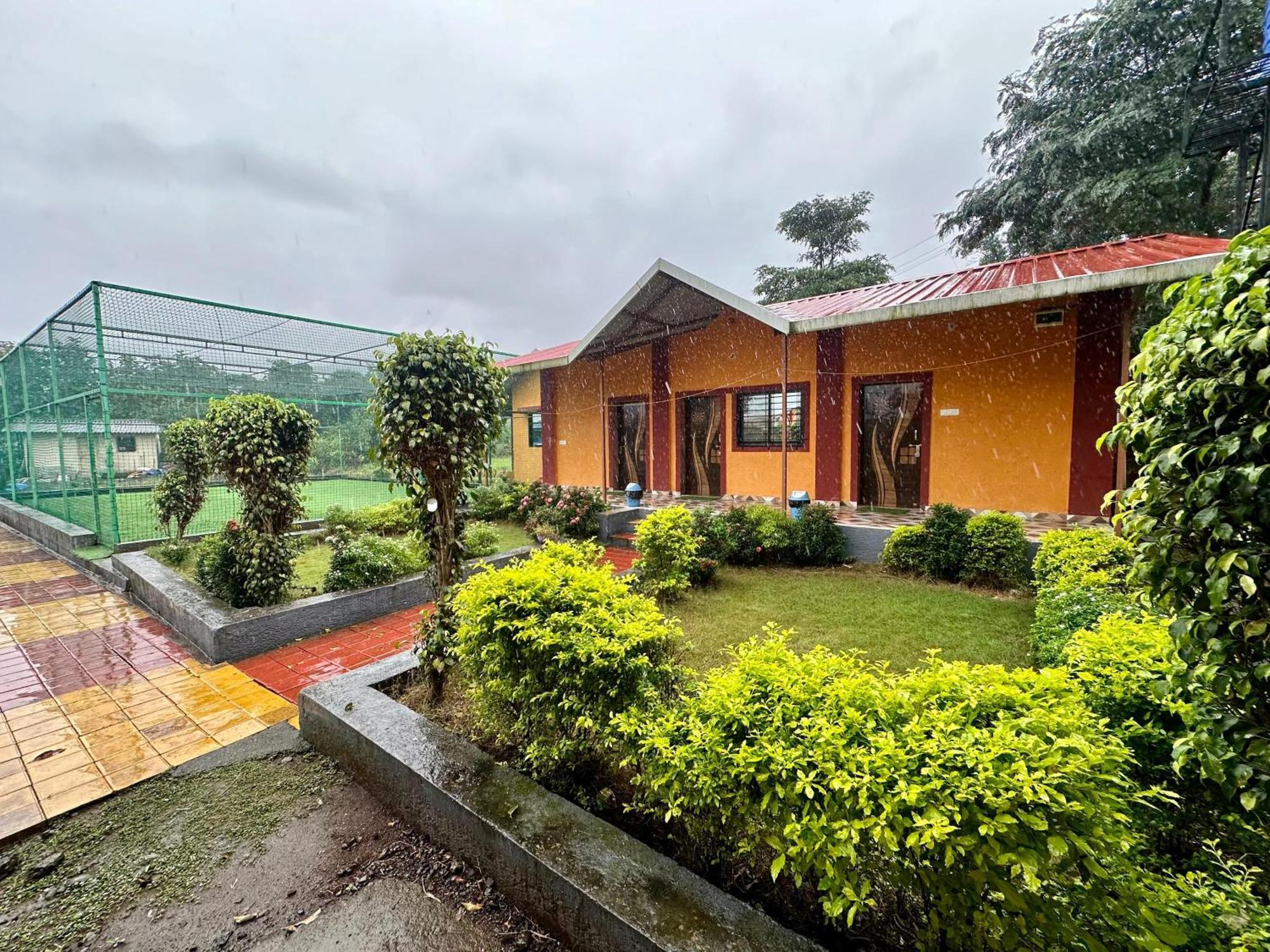 Karjat Ap Resort Екстер'єр фото